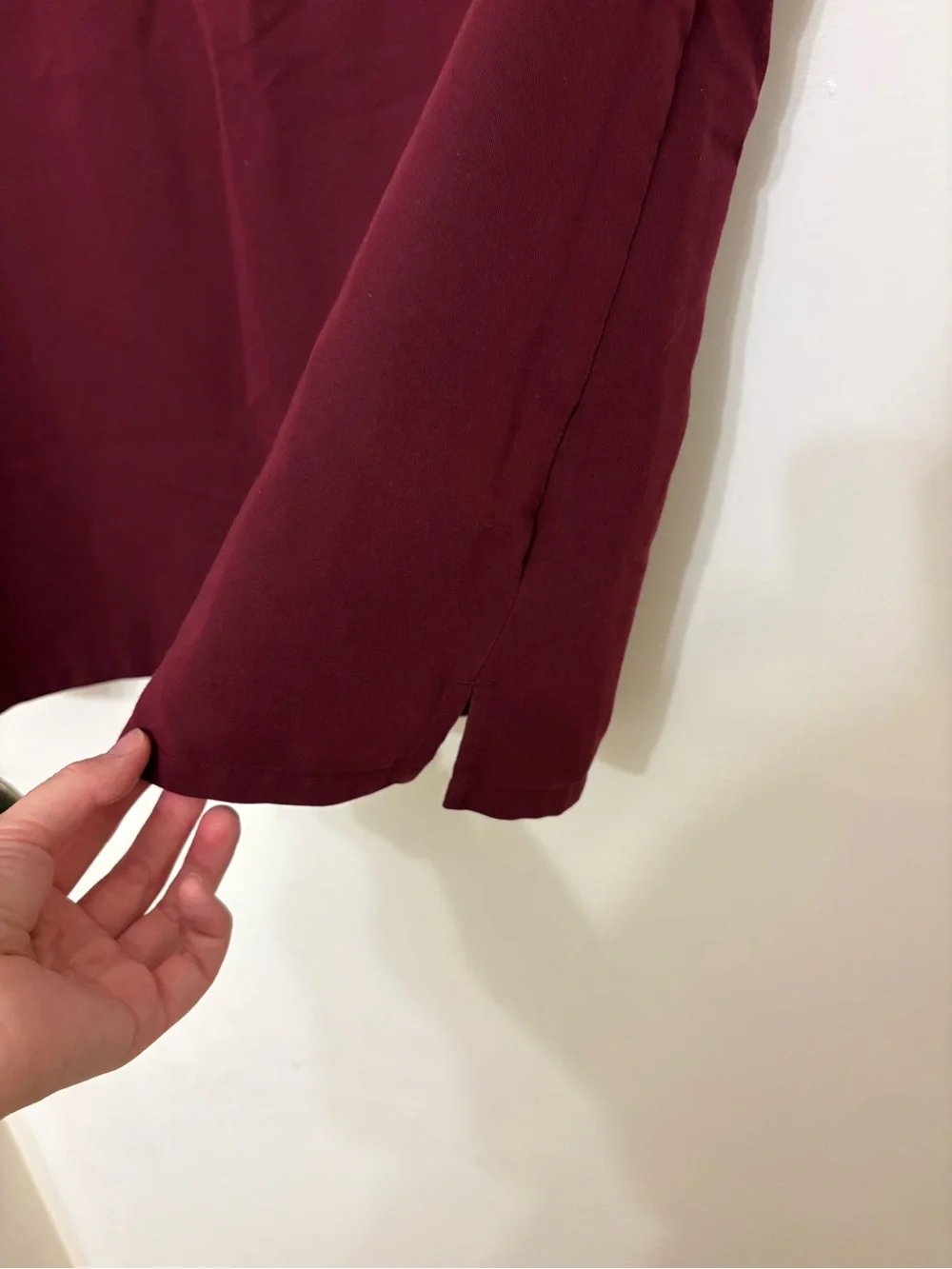 FIGS Catarina One-Pocket Scrub Top Burgundy Red Women’s Size Medium